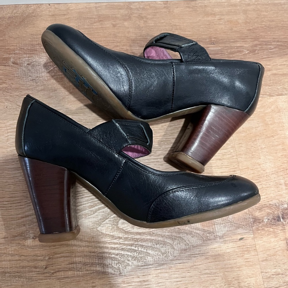 John Fluevog Black Mary Jane Heels with Pink Lining - Picture 4 of 10
